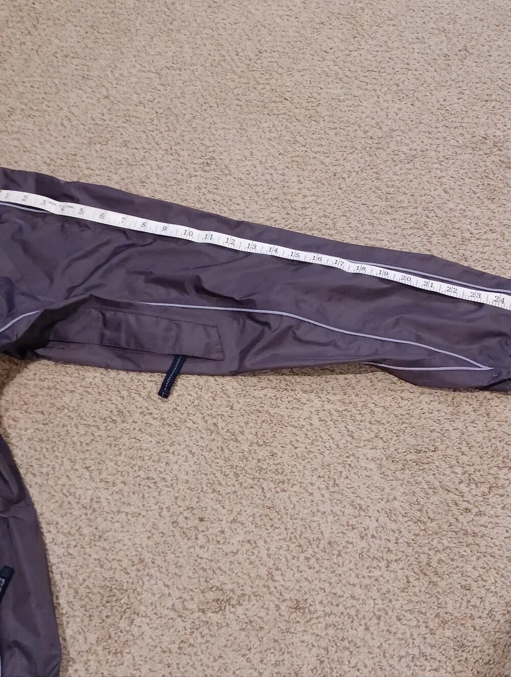 Kelty Full Zip Windbreaker Rain Jacket W/ Vents & Stoe Away Hood Size M